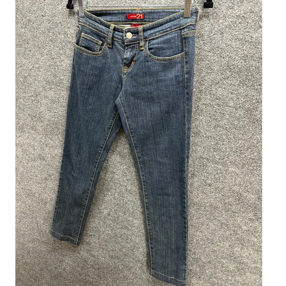 Forever 21 VTG Cotton Women Dark Wash Heart Embroidered Low Rise Jeans Sz 1